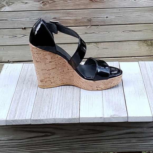 Stuart Weitzman Oneliner Cork Wedge Patent Sandals - Picture 5 of 8